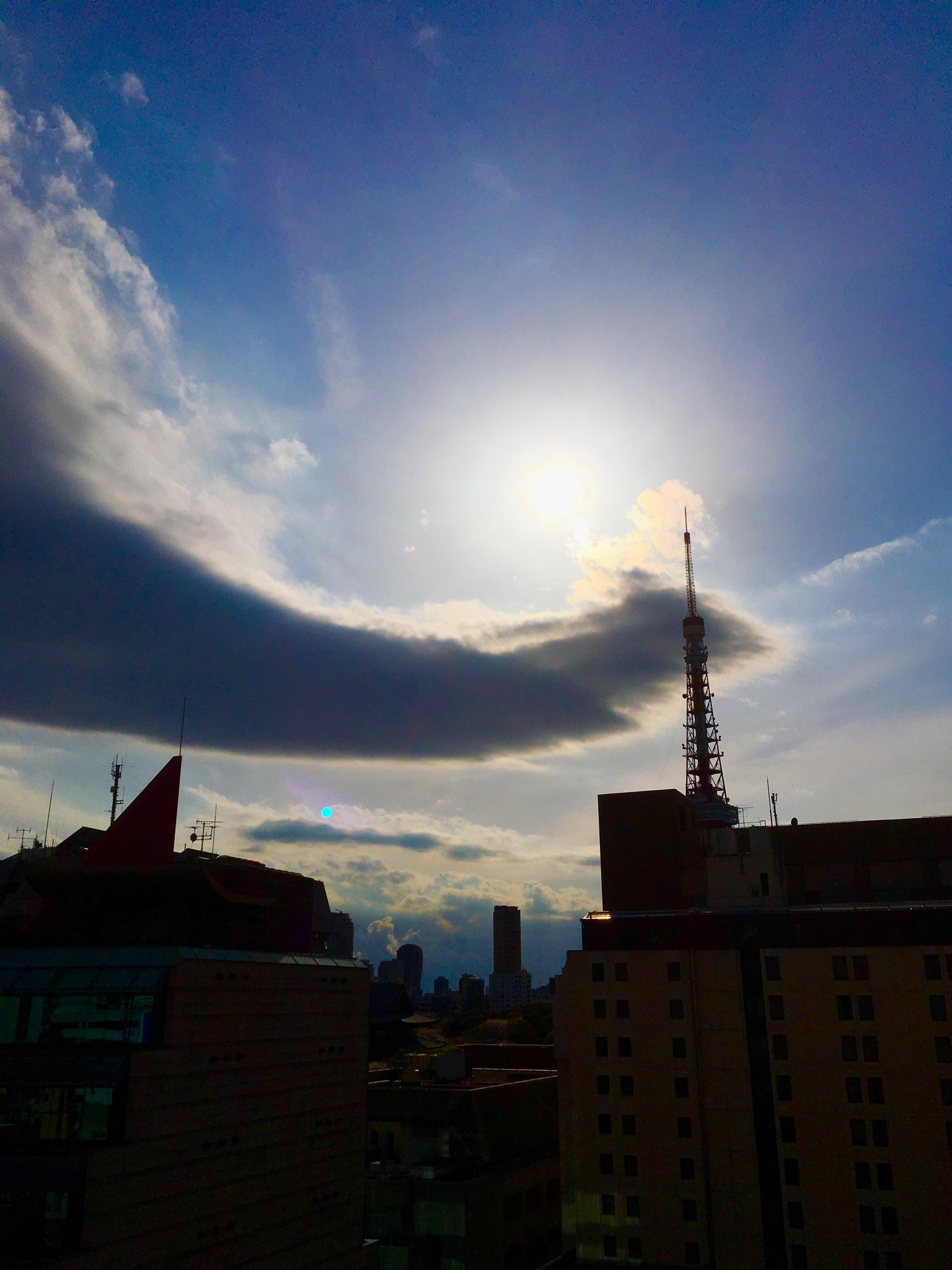 港区シンボルタワー🗼上空に“竜“あらわる!?!